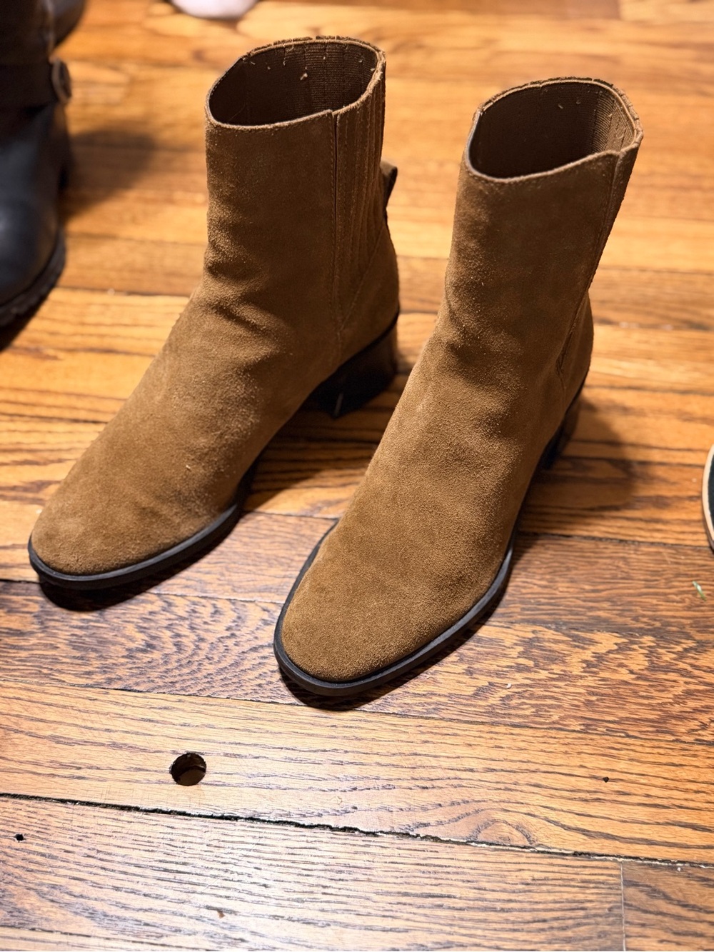 Dolce Vita Farlin Brown Suede Chelsea Ankle Boots Women’s Size 8 Low Heel